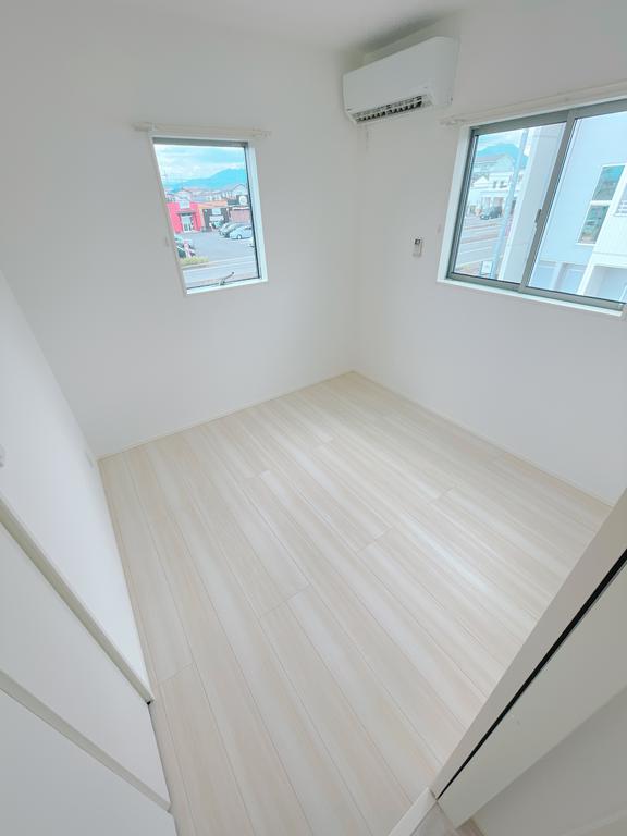 その他部屋・スペース　北側の寝室にもエアコン！