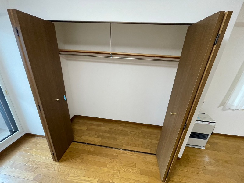 収納　クローゼットは奥行きもあり、荷物が多い方でも安心です。
