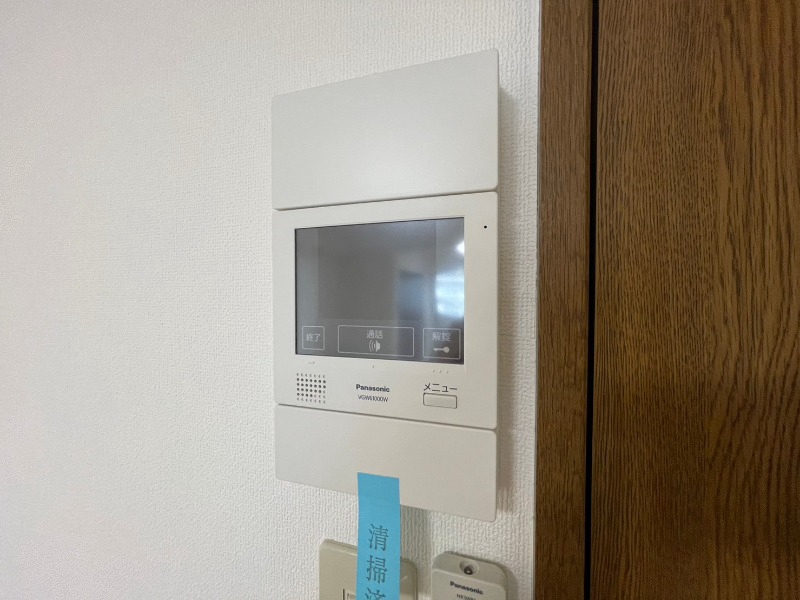 セキュリティ　ＴＶモニター付インターホンです。来客者の顔が見えるので安心！