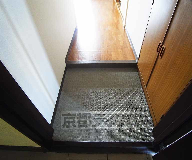 玄関　６０２号室写真です