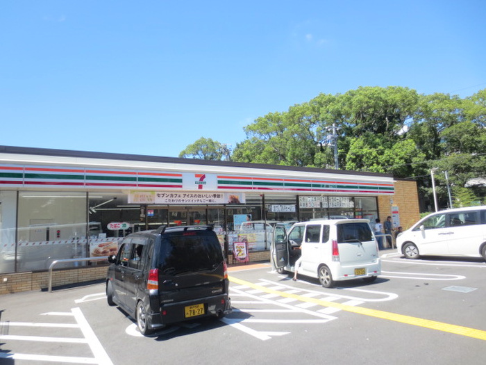 コンビニ　セブンイレブン（コンビニ）まで600m