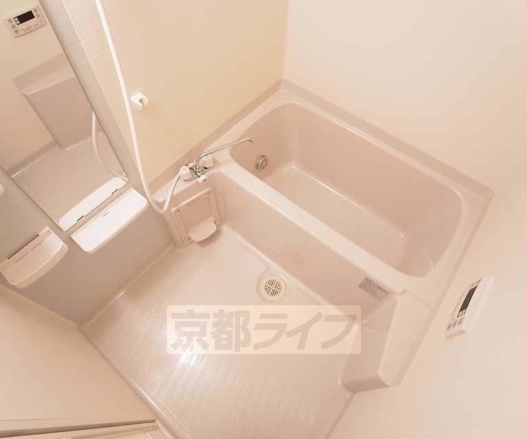 バス・シャワールーム　追い炊き機能付きです。