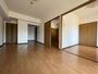 居室・リビング　広くてキレイなお部屋が広がっていて、充実した生活が送れそう。