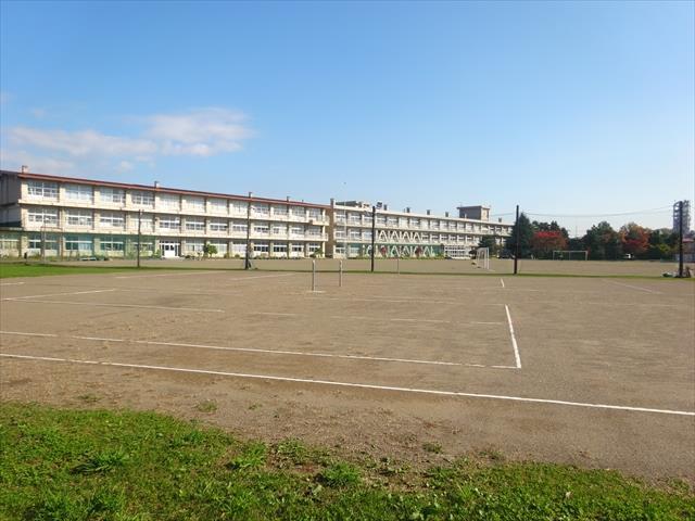 中学校　八戸市立小中野中学校（中学校）まで464m