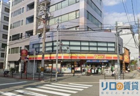 コンビニ　デイリーヤマザキ淀川西中島店（コンビニ）まで38m