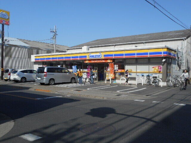 コンビニ　ミニストップ江戸川中央3丁目店（コンビニ）まで76m