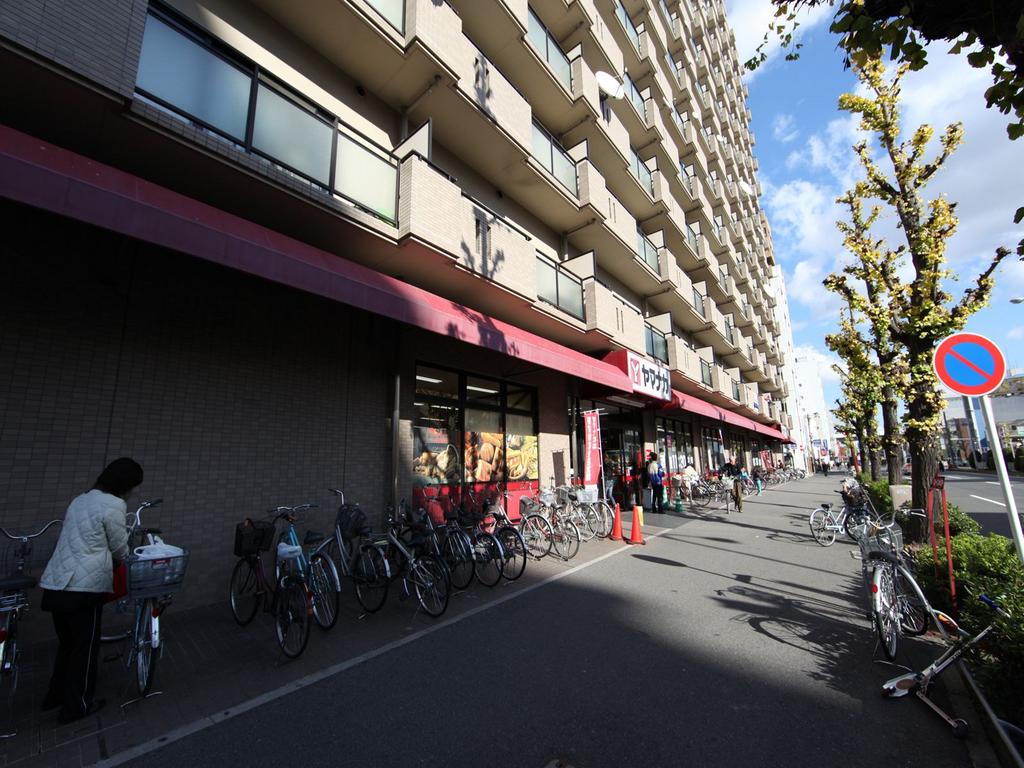 スーパー　ヤマナカ つるまい店 (スーパー)（スーパー）まで140m