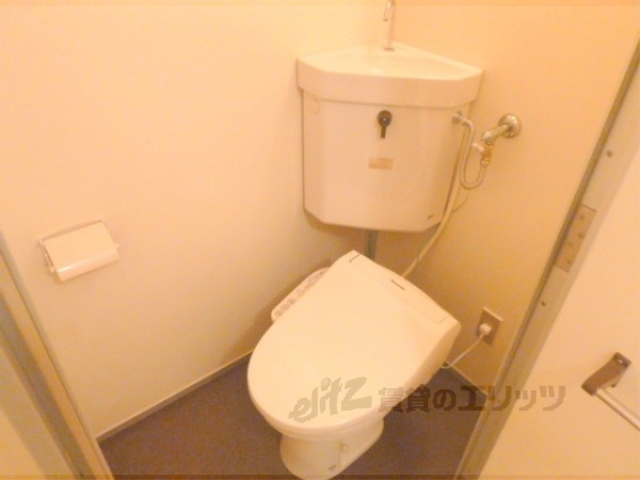 トイレ　ウォシュレット付きのトイレです