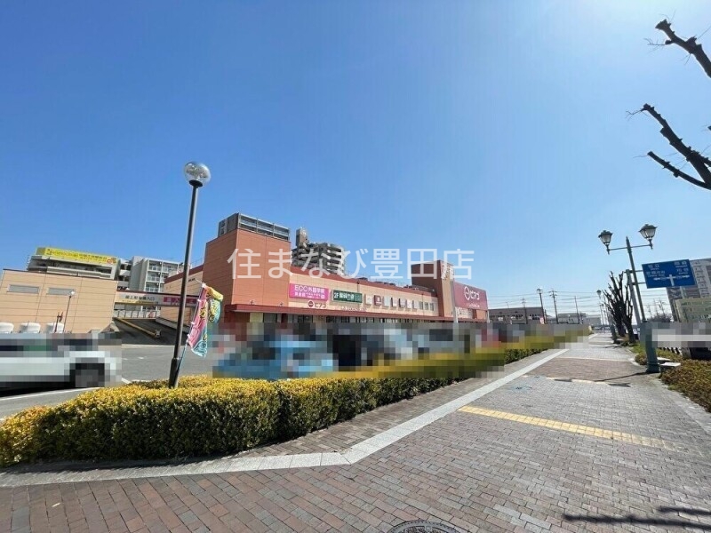 スーパー　ピアゴラフーズコア三河安城店（スーパー）まで994m