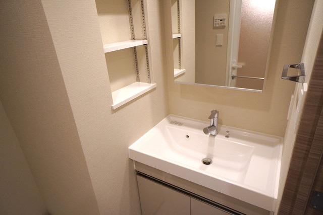 洗面設備　※写真は同タイプ住戸です。