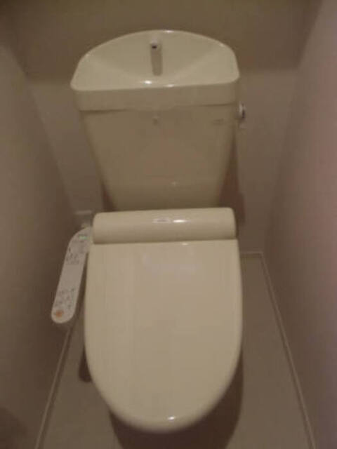 トイレ　温水洗浄暖房便座