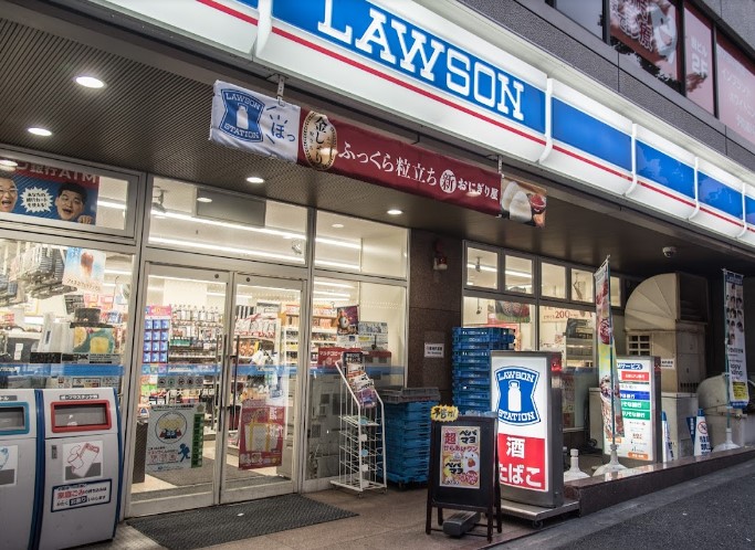 コンビニ　ローソン 南大塚三丁目店（コンビニ）まで545m