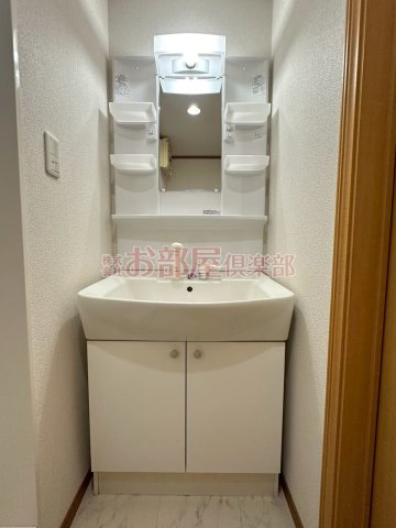 洗面設備　独立洗面台で身支度をすべて済ませてしまいましょう