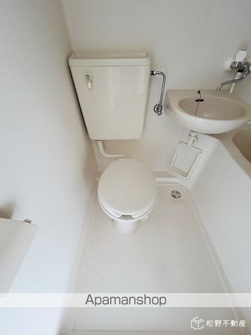 高松琴平電鉄志度線 潟元駅 徒歩4分 3階建 築35年のトイレ写真