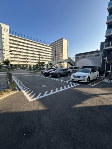 駐車場　駐車場に車を止められます