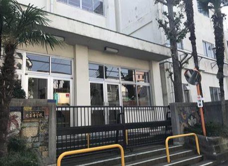 小学校　大田区立南蒲小学校（小学校）まで690m