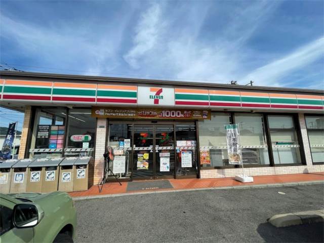 コンビニ　セブンイレブン 八幡ひびき店（コンビニ）まで813m