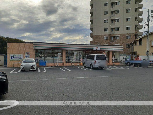 コンビニ　セブンイレブン（コンビニ）まで331m