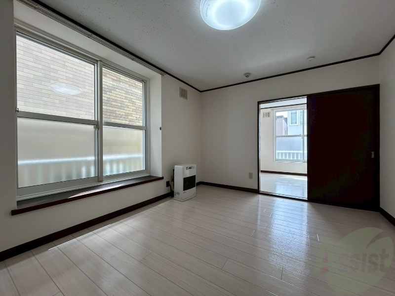 居室・リビング　広くてキレイなお部屋が広がっていて、充実した生活が送れそう。