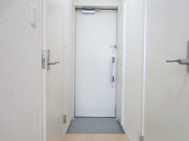 玄関　収納付きの玄関でスッキリ使えます