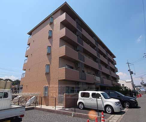 建物外観　高齢者向けバリアフリー物件です。