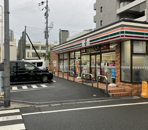 コンビニ　セブンイレブン大阪天神橋8丁目店（コンビニ）まで216m