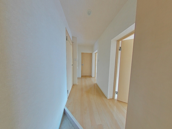 玄関　※別部屋の写真です。