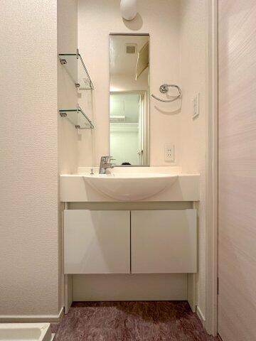 洗面設備　別タイプのお部屋の写真です