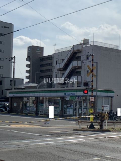 コンビニ　ファミリーマート　高松昭和店（コンビニ）まで664m