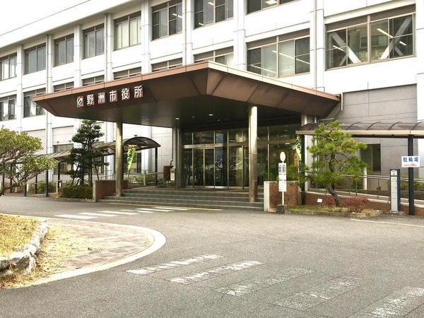 役所　野洲市役所（役所）まで202m
