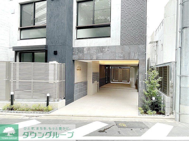 エントランス　お問合せは(株)タウンハウジングレジデンス事業部【03-…