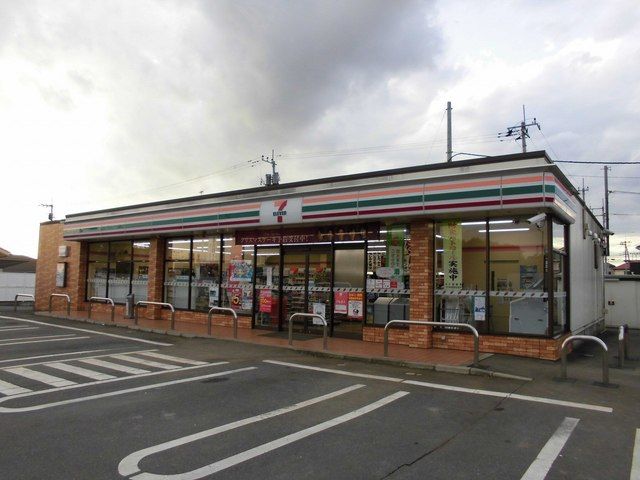 コンビニ　セブンイレブン阿見東インタ-（コンビニ）まで1300m