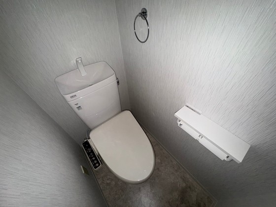 トイレ　※別部屋の写真です。実際のお部屋とは異なる場合が御座います。