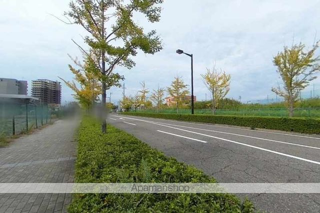 その他　前面道路（その他）まで0m