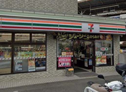 コンビニ　セブンイレブン（コンビニ）まで387m