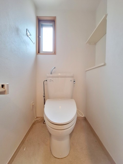 トイレ　同タイプの別部屋の写真です