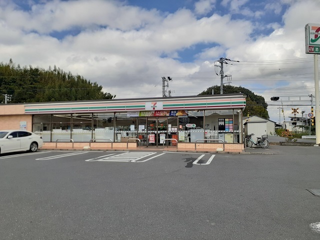 コンビニ　セブンイレブン取手井野1丁目店（コンビニ）まで1310m