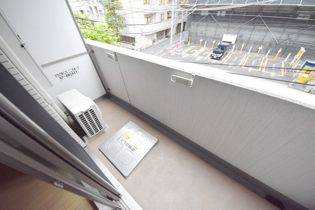バルコニー　※別部屋の参考写真です。