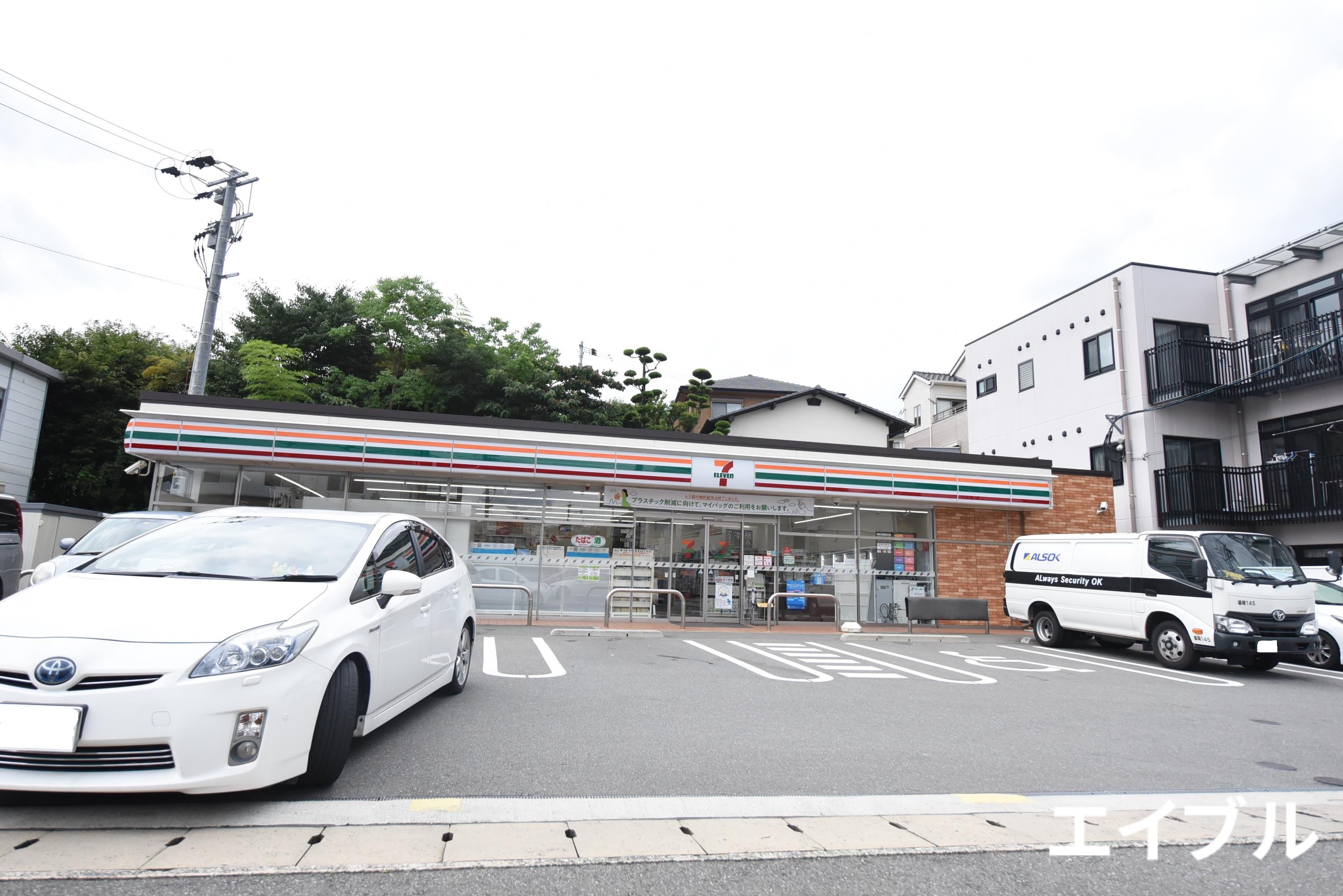 コンビニ　セブンイレブン福岡長丘1丁目店（コンビニ）まで333m