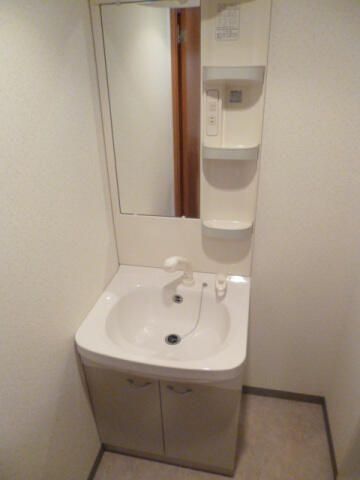 洗面設備　※他号室反転タイプ写真使用