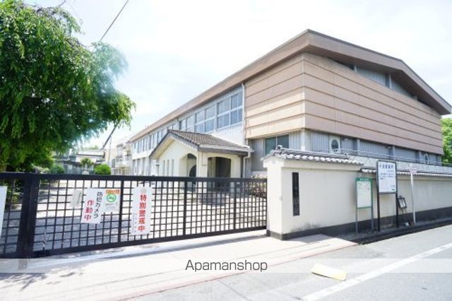 小学校　奈良市立明治小学校（小学校）まで809m
