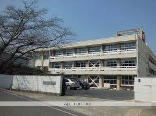 小学校　広陵西小学校（小学校）まで662m