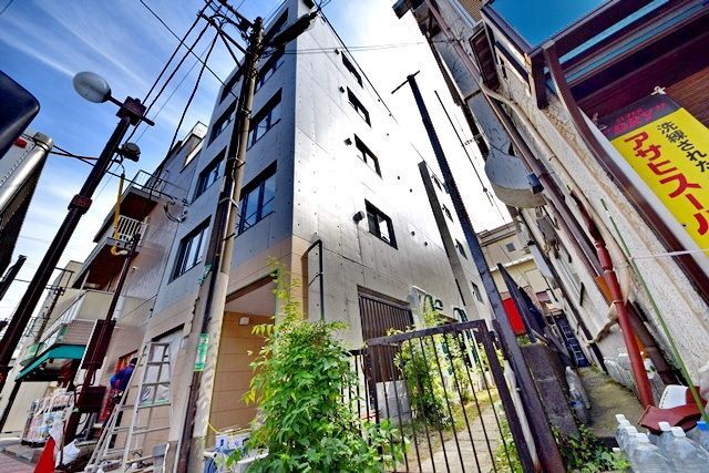 建物外観　東急東横線反町駅徒歩６分の便利な立地