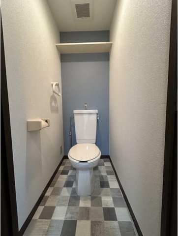 トイレ　落ち着いた色調のトイレです♪