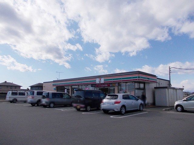 コンビニ　セブンイレブンさくら氏家店（コンビニ）まで960m