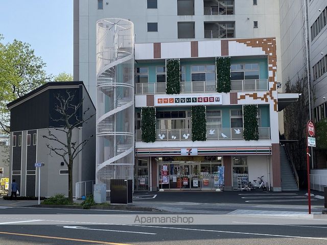 コンビニ　セブンイレブン（コンビニ）まで369m
