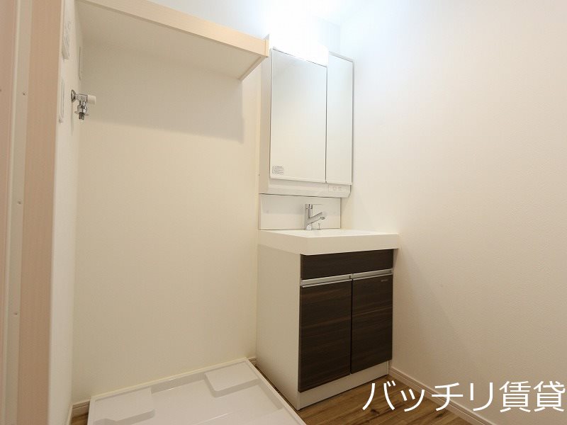 洗面設備　同型タイプの為、現状を優先いたします