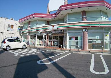 コンビニ　セブンイレブン 藤沢4丁目店（コンビニ）まで674m