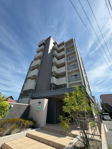 建物外観　オシャレなタイル張りの外観