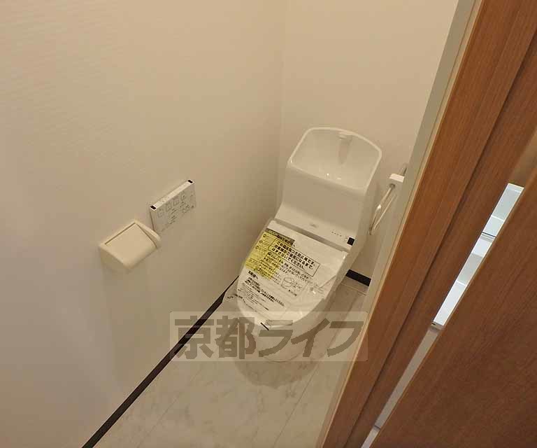 トイレ　清潔感のあるトイレです